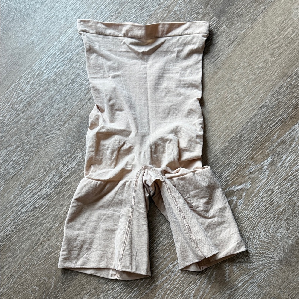 SPANX Women's Beige Capris Power Series Shapewear